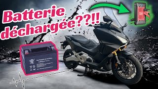 Comment redémarrer une moto qui n’a plus de batterie  Motoscooter ou voiture [upl. by Ardekan]