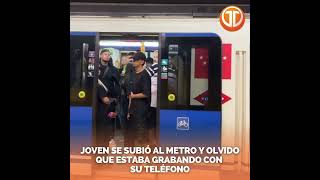 Joven se olvidó su celular en el metro [upl. by Eisdnil]