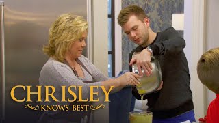 Season 6 Episode 11 Julie Chrisley Flips Out Over Too Many Cooks  Chrisley Knows Best [upl. by Geoff]