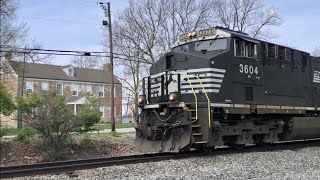 House Between 2 Railroad Tracks CSX amp NS Trains With DPUs On Both Sides Oldest House In Kentucky [upl. by Aynatal]