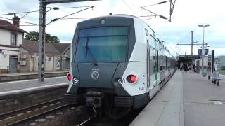 MI09  Arrivée à la gare de Houilles Carrières sur Seine sur la ligne A du RER [upl. by Ellerrehs]