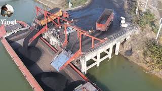 Barges Loading and unloading 8000 tons of coal barges without conveyors [upl. by Ursuline]