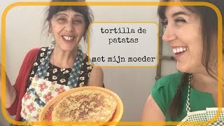 Tortilla de patatas maken met mijn moeder  Tours in Valencia dutch [upl. by Ohara337]