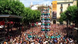 El quot 9 de 8 amb un sol enxaneta quot dels Castellers de Vilafranca a Mataró 2172013 [upl. by Tedman]