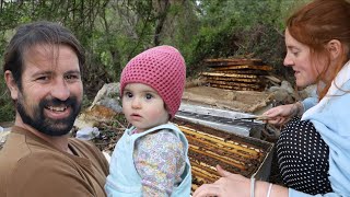 26 Años después Mi hija mi marido y yo  Una vida en el campo Recojo Cera de Abeja de colmenas [upl. by Anairb]