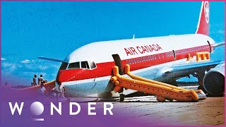 Air Canada Flight 143 Lands With No Fuel  Mayday  Wonder [upl. by Arot]