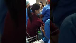 Fight breaks out between Nursing Officer and Senior Doctor at AIIMS Rishikesh aiimsrishikesh aiims [upl. by Ycrad64]