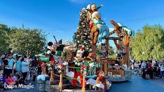 A Christmas Fantasy Parade First Performance  Holidays at Disneyland Resort 2023 4K [upl. by Pembrook709]