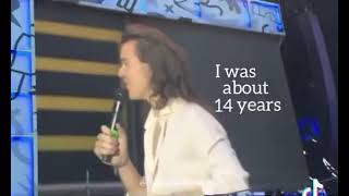 Harry Styles recognizing someone who stole his girlfriend when he was 14 in the crowd [upl. by Ellinger]