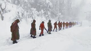 Heavy snow in northern Pakistan Murree  Cataclysm Today January 10 2022 [upl. by Jamie]