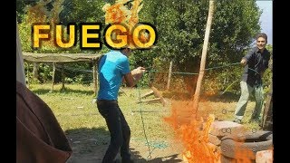 como hacer fuego por friccion usando un palo de madera [upl. by Maffei]