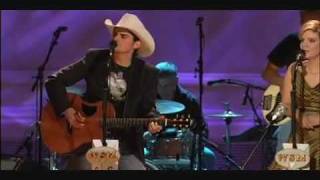 Brad Paisley Alison Krauss Whiskey Lullaby Live [upl. by Yeleen]