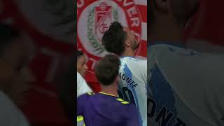 BESO AL ESCUDO DEL MÁLAGA 💙 ESE QUE SE NEGÓ A IRSE ✨ESE QUE AHORA QUIERE VOLVER LALIGAHYPERMOTION [upl. by Kentigera]