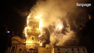 Madonna del Carmine 2014 lo spettacolo pirotecnico incendia il Campanile [upl. by Baten]