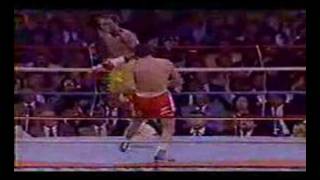 Thomas Hearns fights Juan Roldan in October 87 Rounds 3 amp 4 [upl. by Gnirps297]