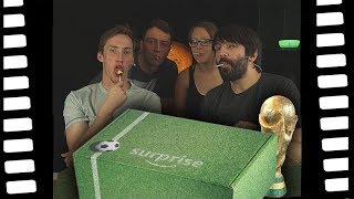 Was ist in der WM Surprise Box von Amazon  Fußball Unboxing [upl. by Wolfy]