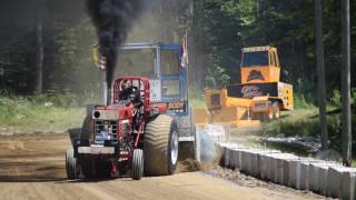 wild ride at the Richmond Corner tractor pull in new Brunswick2017 [upl. by Idrahs]