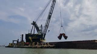 Crane dredging sand in Lake Erie [upl. by Ecaroh]