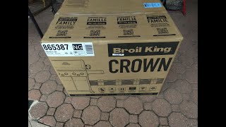 Broil King Crown S400 Unboxing and Initial Thoughts [upl. by Akisey753]