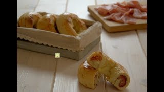 Ciambelle salate veloci mortadella e scamorza [upl. by Littlejohn]