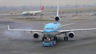 MD11 smokey startup and pushback [upl. by Yaras]