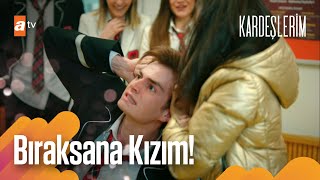 Aybike Berkin saçını başını yoldu🤣Kardeşlerim Arşiv Sahneler🎬 [upl. by Diskson]