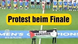 Champions Leag Finale olympique Lyon gegen Barcelona Proteste gazastreifen [upl. by Ycnaffit207]