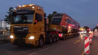 Schwertransport eines Regionalzugs zur Feuerwehrschule in Lappersdorf [upl. by Ardnik967]