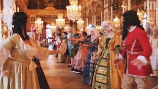 Voyage dans le temps à lépoque de Louis XIV pour Les Fêtes Galantes à Versailles  RTL  RTL [upl. by Edijabab413]