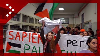 Roma corteo studenti propalestinesi alla Sapienza manifestanti entrano a Scienze Politiche [upl. by Ailegnave289]