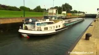 Richtig schleusen in Holland by Yachtfernsehencom [upl. by Wenz]