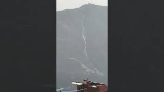 Bogotá Impactante Se evidencia derrumbe en el cerro de la 106 por fuertes lluvias en Alerta Roja [upl. by Uwkuhceki409]