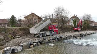 Hochwasserschutz Revitalisierung Sense Baupiste im Flussbett für künftigen Materialtransport [upl. by Htebazie606]