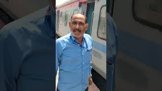 Loco pilot ki Gunda gardi on meerut City [upl. by Materse]