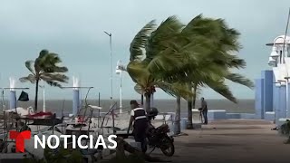 Campeche Quintana Roo y Yucatán en alerta máxima por el huracán Milton  Noticias Telemundo [upl. by Lipson802]