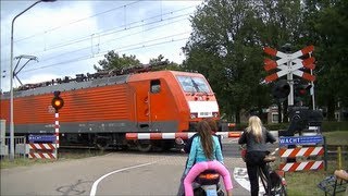 Spoorwegovergang Venlo  Dutch railroad crossing [upl. by Naellij]