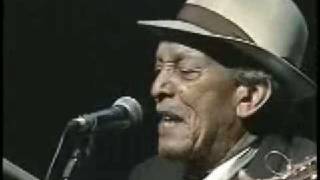 Compay Segundo y sus Muchachos  Es Mejor Vivir Así  Heineken Concerts São Paulo  1999 [upl. by Ilka]