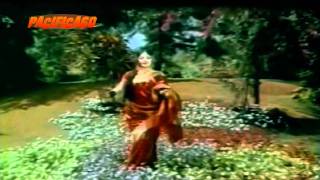 Dhani Chunri Pehan Sajke Ban Ke Dulhan  Hare Kaanch Ki chudiyan 1968 [upl. by Tavi]