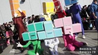 Hilarious Human Tetris Cosplay Comiket 81  Tokyo Japan コミックマーケット81 [upl. by Ipoillak417]