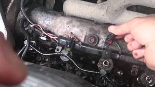 19 dci trafic injector removal [upl. by Lirbij932]