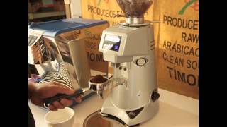 NUOVA SIMONELLI OSCAR II 咖啡機 實機操作 [upl. by Efioa]