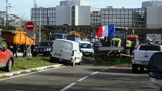 BLAGNAC • LES AGRICULTEURS BLOQUENT LAÉROPORT • 30 JANVIER 2024 [upl. by Adnilemre]