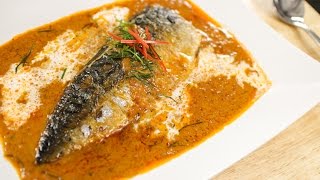 Mackerel in Thai Red Curry Recipe Choo Chee ฉู่ฉี่  Hot Thai Kitchen [upl. by Luz882]