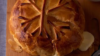 Recette  Reblochon en croûte [upl. by Ninahs]