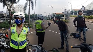 Tak Terima Ditilang lantaran Mobil Hanya Ditegur Tukang Ojek Cari Nafkah Anak Saya Aja Susah Pak [upl. by Yelrahs]