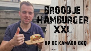 BROODJE HAMBURGER XXL OP DE GRIZZLY GRILLS KAMADO BBQ [upl. by Aleahc754]