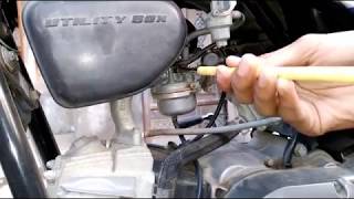 How to adjust IDLE SCREW Carburetor of Splendor Plus [upl. by Atenahs]