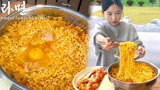 Real Mukbang Outdoor ramen is the BEST ☆ Koreanstyle Ramen Kimchi [upl. by Merth738]