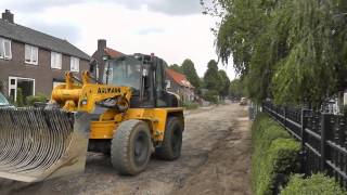 Vervanging riolering  herinrichting Oosterweg Wijchen dl 3 opbreken wegdek [upl. by Ayiotal53]