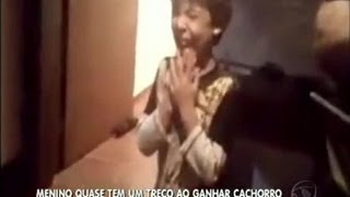 Menino se emociona ao ganhar cachorro [upl. by Assened]